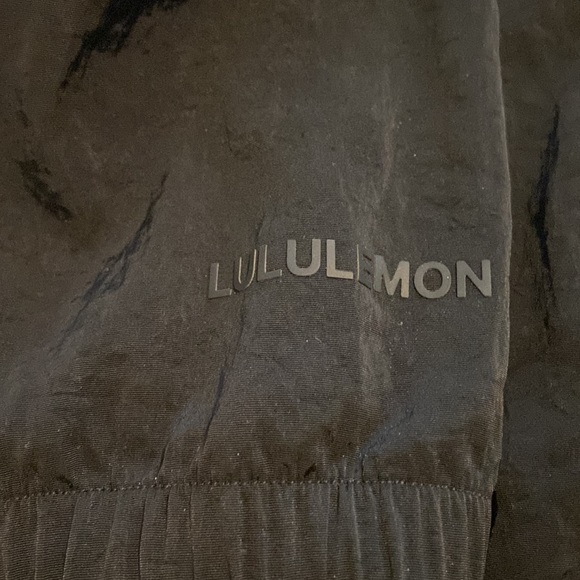 Lululemon hooded jacket water resistant - Picture 5 of 7